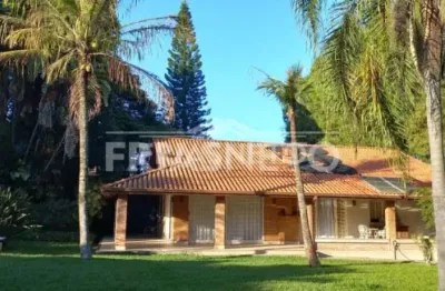 Chácara de alto padrão à venda no  condomínio quinta de santa helena