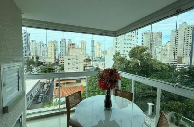 Apartamento decorado para alugar com 2 quartos 1 suítes no bairro meia praia em itapema