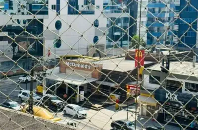 Apartamento para temporada com 3 quartos 1 suítes no bairro meia praia em itapema