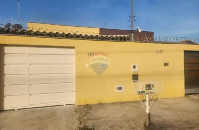 Casa com 2 quartos à venda no CDI, Sete Lagoas 