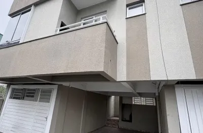 Sobrado em Condomínio - Semimobiliado - Bairro Charqueadas