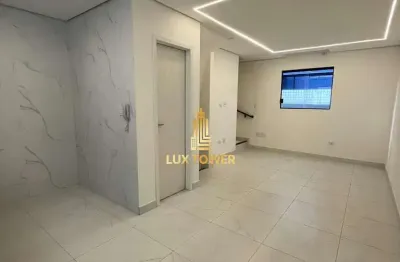 Casa de 89m2 em condomínio fechado com 2 quartos 2 suítes e garagem individual