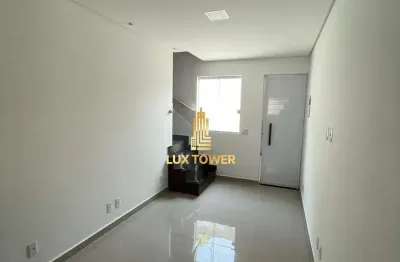Casa sobrado de condomínio 62m2 c/ 2 quartos 1 suíte e pequeno quintal