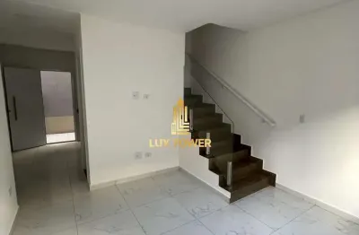 Casa condomínio de 57m2 c/ 2 quartos e quintal c/ churrasqueira