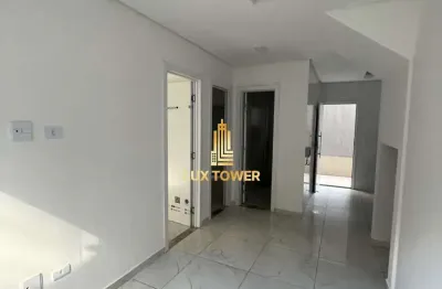 Casa condomínio de 40m2 c/ 2 quartos e quintal c/ churrasqueira