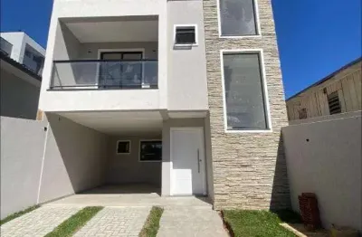 Sobrado com 3 dormitórios à venda, 149 m  com quintal espaço verde.