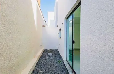 Sobrados em condomínio fechado com 2 quartos à venda em santa felicidade.