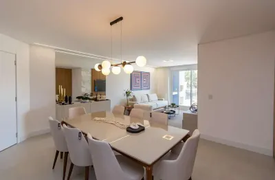 Apartamento semi-decorado, com 3 suítes, 2 vagas, 131  m   privativos
