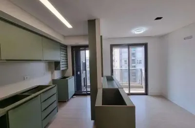 Apartamento no Alto da Rua Xv ( Alto da Gloria ) - Vista Livre, Garagem e Alto Potencial de Valorização.