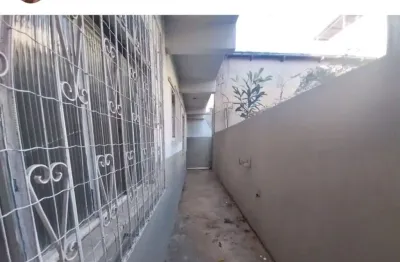 Apartamento térreo de 3 quartos grandes no santa terezinha com área externa e ótima localização!