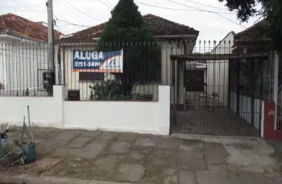 Casa com 3 quartos para alugar na Rua Dona Firmina, 127, Partenon, Porto Alegre