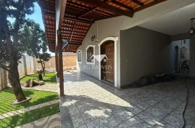 Alugo casa no bairro diamante com 4 quartos, suíte e 6 vagas