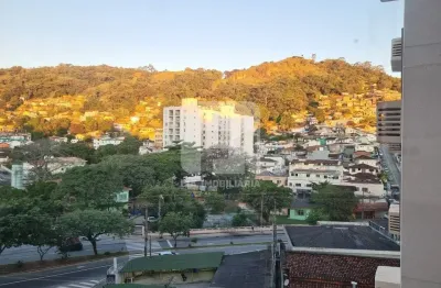 Apartamento de 3 dormitórios à venda no centro de florianópolis.