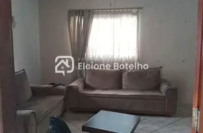 Casa com 3 quartos à venda na Cidade Jardim, Uberlândia 