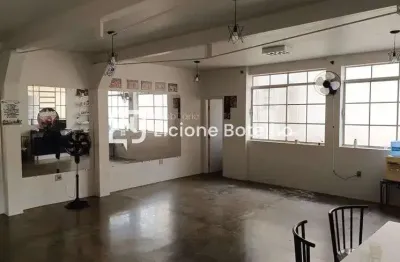 Casa com 3 quartos à venda no Martins, Uberlândia 