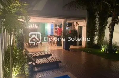 Casa com 4 quartos à venda no Jardim Karaíba, Uberlândia 