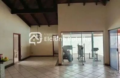 Casa com 3 quartos à venda no Santa Mônica, Uberlândia 