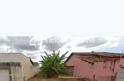 Terreno à venda no Conjunto Segismundo Pereira, Uberlândia 