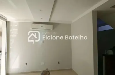Casa com 3 quartos à venda no Conjunto Segismundo Pereira, Uberlândia 