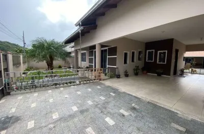 Casa com 4 quartos à venda na Rua das Quaresmeiras, Tifa Martins, Jaraguá do Sul