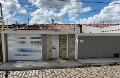 Casa em nova parnamirim - 3/4 suíte - dependência completa - 251m²