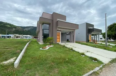 Casa de condomínio - 3 quartos ( 1 suíte com closet ) - àrea gourmet - 1ª locação