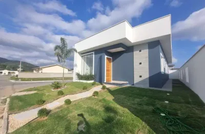 Casa de condomínio - 3 quartos ( 1 suíte com closet ) - àrea gourmet - piscina - 1ª locação