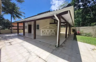 Casa de condomínio - 3 quartos ( 2 suítes ) - piscina - àrea gourmet