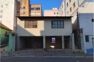Casa com 4 quartos para alugar na Rua Visconde de Nacar, Centro, Ponta Grossa