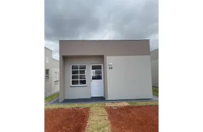 Casa com 2 quartos para alugar na Rua Marcelino Stemposki, Neves, Ponta Grossa