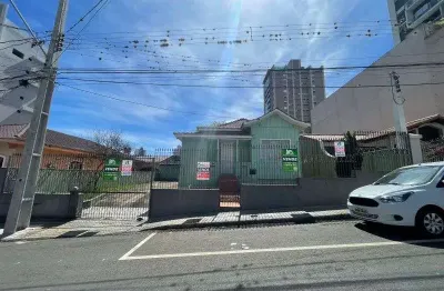 Casa à venda na Rua Venezuela, Oficinas, Ponta Grossa