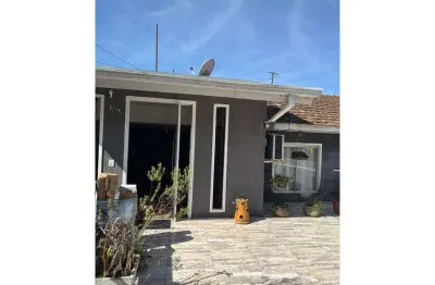 Casa à venda na Rua Jaime Pinto Rosas, Nova Rússia, Ponta Grossa