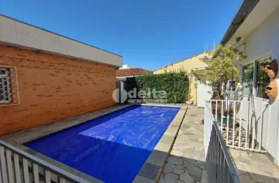 Casa residencial disponível para venda no bairro nossa senhora aparecida em uberlândia-mg