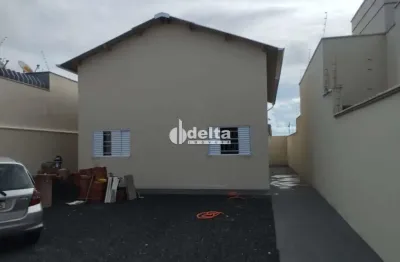 Loft disponível para locação no bairro Jardim Inconfidência em Uberlândia-MG