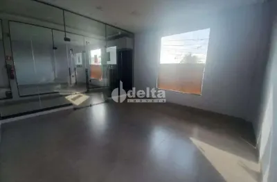 Loja disponível para locação no bairro tubalina em uberlândia - mg.