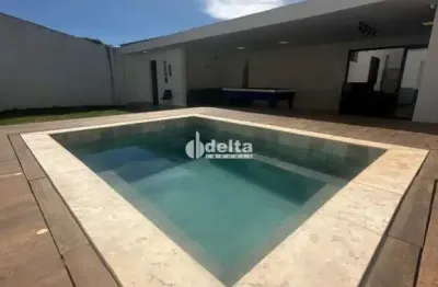 Casa residencial disponível para locação no bairro segismundo pereira em uberlândia-mg.