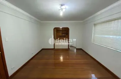 Casa residencial disponível para locação e venda no bairro centro em uberlândia-mg