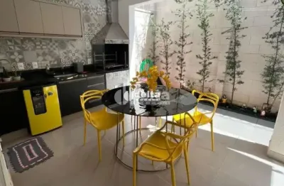 Casa no condomínio quality residence disponível para locação  em uberlândia-mg