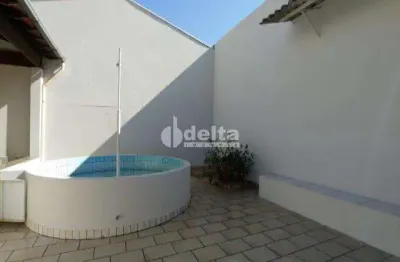 Casa residencial disponível para locação e venda no bairro brasil em uberlândia-mg