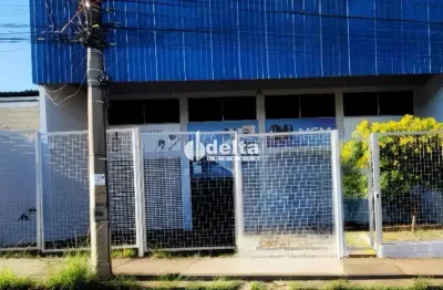 Galpão disponível para locação no bairro daniel fonseca em uberlândia-mg