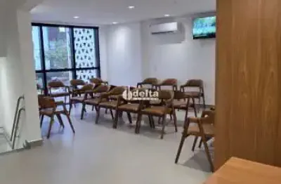 Sala comercial disponível para locação  no bairro karaíba em uberlândia-mg