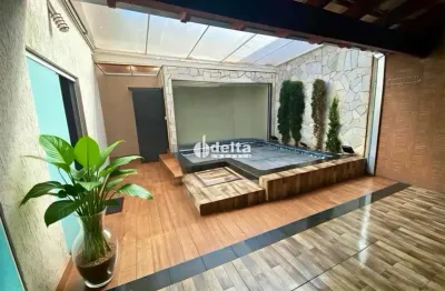 Casa residencial disponível para locação e venda no bairro Jardim Inconfidência em Uberlândia-MG