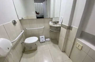 Casa comercial disponível para locação  no bairro centro em uberlândia-mg
