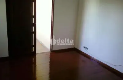 Casa residencial  disponível para venda e locação no bairro santa mônica em uberlândia-mg
