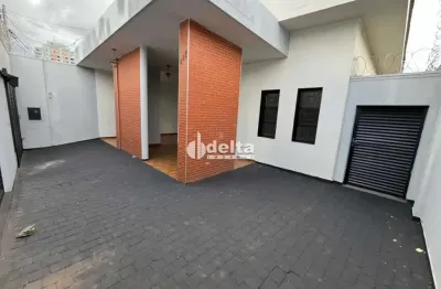 Casa comercial disponível para locação no bairro centro em uberlândia-mg