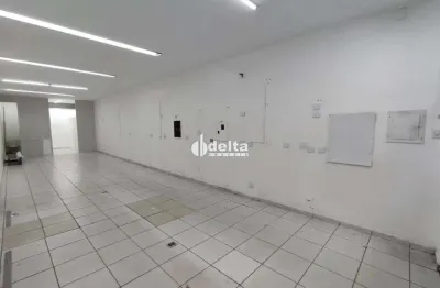 Loja disponível para locação no bairro Centro em Uberlândia-MG.
