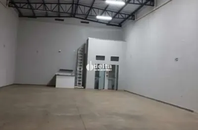 Galpão disponível para locação no bairro morumbi em uberlândia-mg