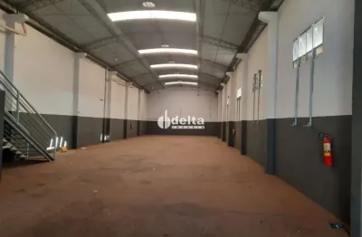 Galpão disponível para locação no bairro custódio pereira em uberlândia-mg