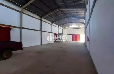Galpão disponível para locação no bairro marta helena em uberlândia-mg