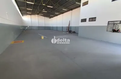 Galpão disponível para locação no bairro umuarama em uberlândia-mg